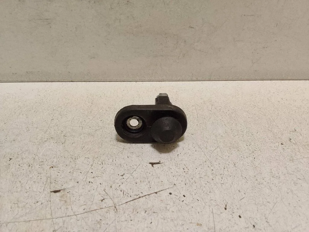 Rear door sensor – Toyota Auris 150 (2006-2012)
