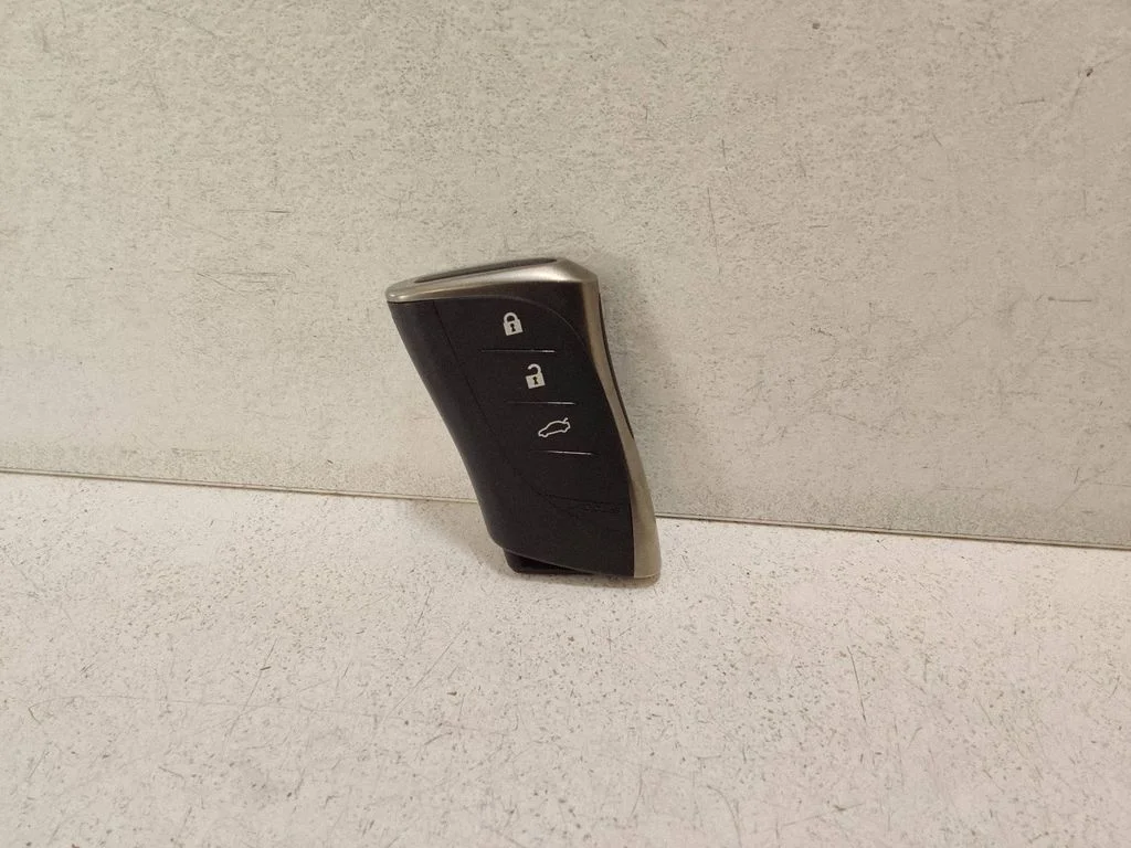 Ignition key/card – Lexus ES 300h (7th Gen) (2018-2025)