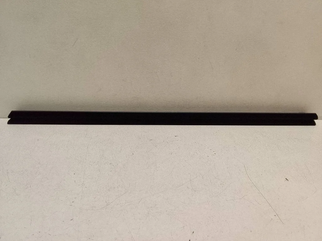 Front door glass trim molding N1WBE201A37AC