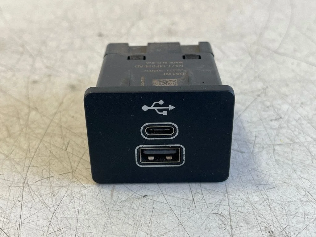 USB socket connector – Ford Ranger IV (2022-)
