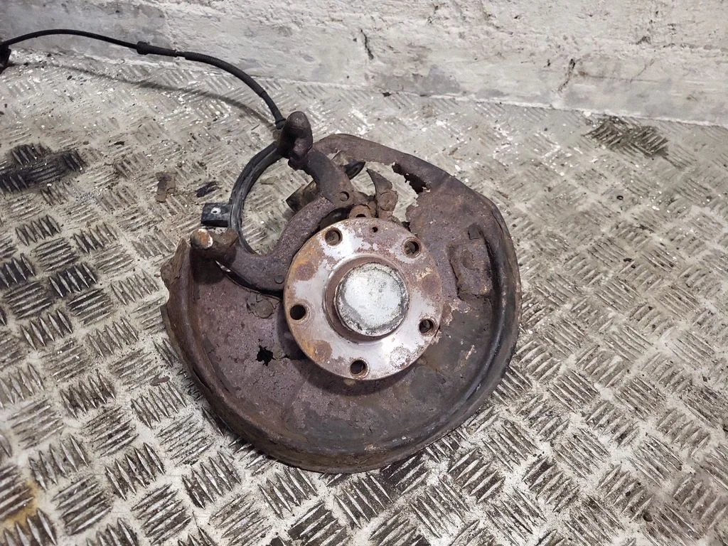 Rear wheel hub – Audi A4 S4 B7 8E 8H (2005-2008)