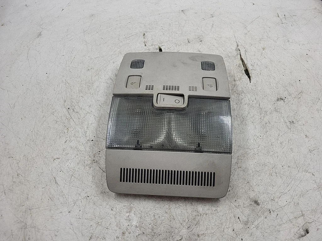 Front seat light 8E0947565