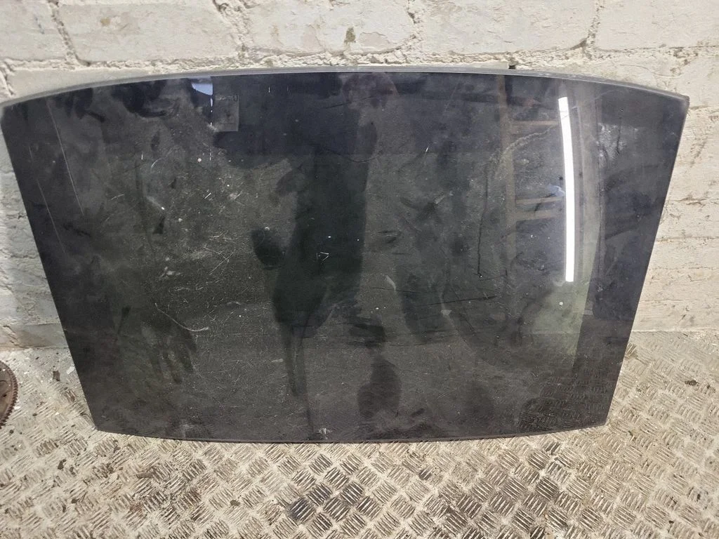 Sunroof glass – Audi A4 S4 B8 8K (2008-2015)