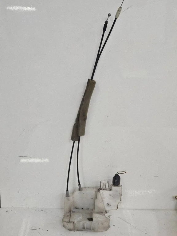 Front door lock 61100AG000