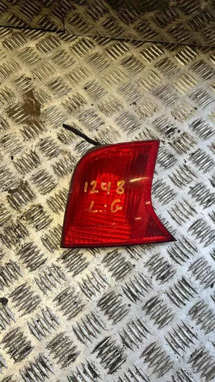 Lampa tylna w klapie A8E5945095A