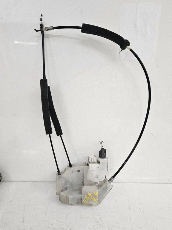 Rear door lock 61034AG000