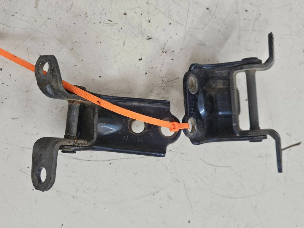 Tagaukse hingede komplekt – Subaru Legacy (2004-2006)
