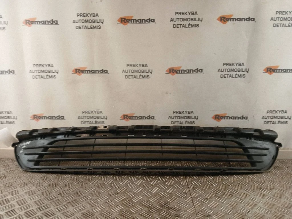 Front bumper lower grill 622543504R