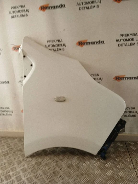Fender – front right