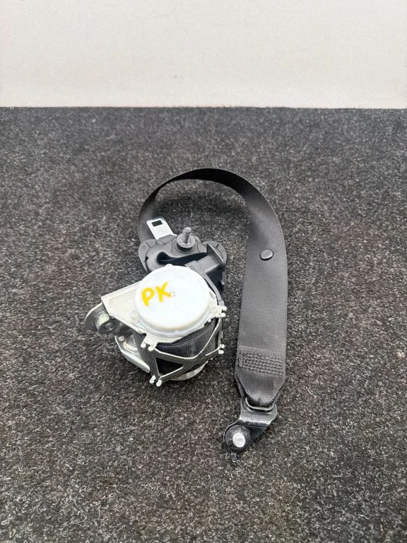 Front seatbelt – BMW 3 Series GT F34 (2013-2017)