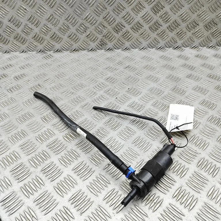 Klaasipesuvedeliku pump (klaaside) – Audi Q5 SQ5 8R (2008-2017)