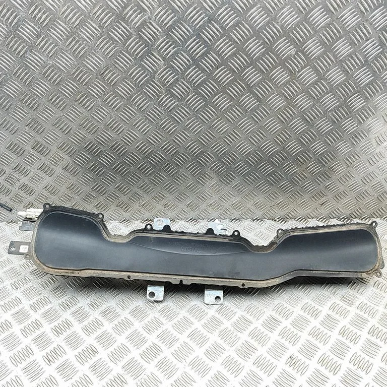 Jalakäija turvapadi – Volvo V40 (2012-2019)