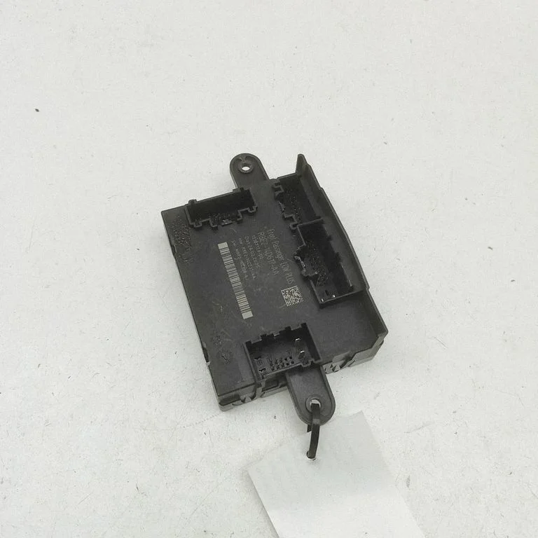 Door control unit/module R8E214C37AA