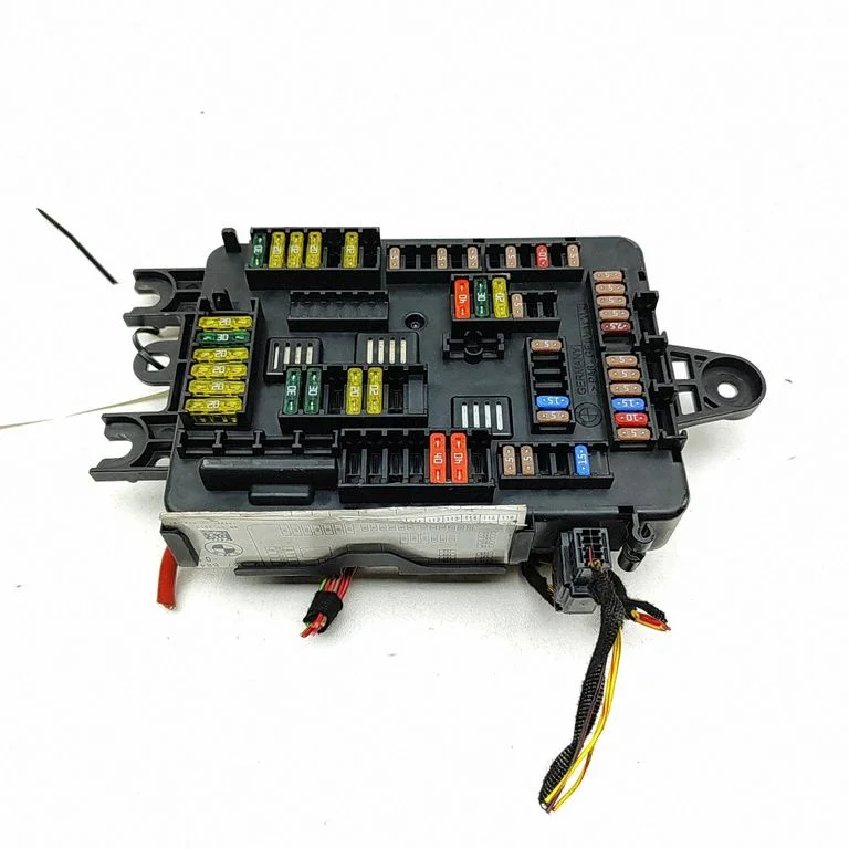 Drošinātāju bloks – BMW 2. sērija F22 F23 (2013-2017)