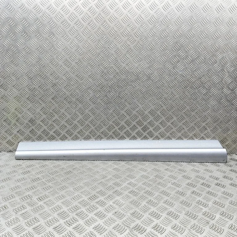 Front door trim (molding) – Audi Q5 SQ5 8R (2008-2017)