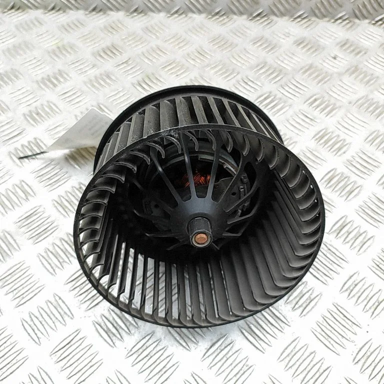 Dmuchawa nawiewu AV6N18456BA