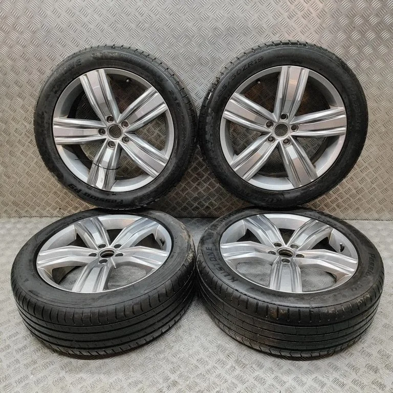 R19 alloy rim 5NA601025R