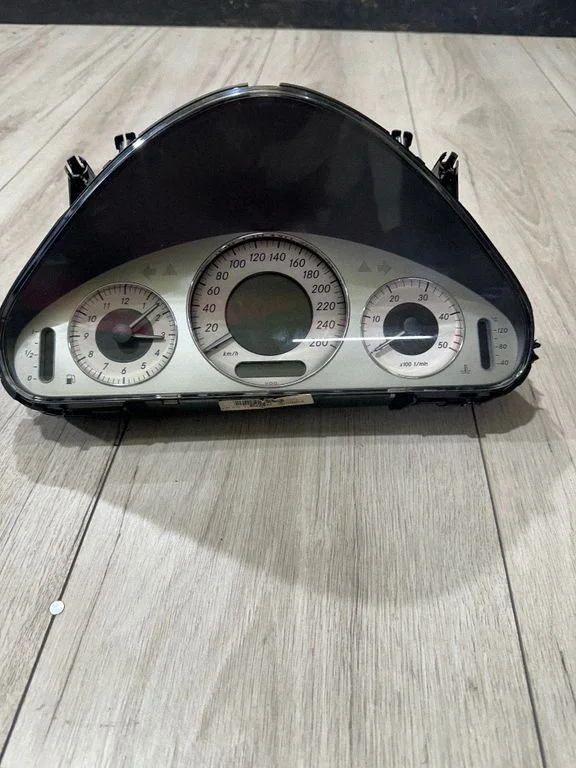 Speedometer (instrument cluster) – Mercedes-Benz E-Class W211 (2002-2009)