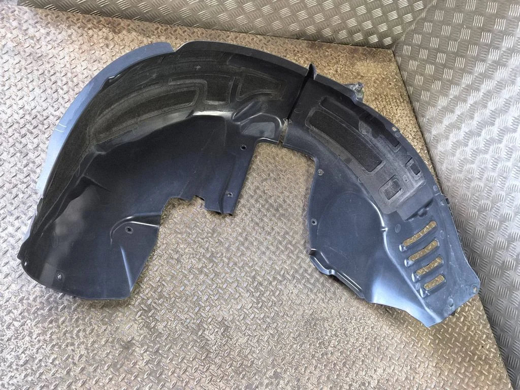 Rear arch fender liner splash guards 68477159AA