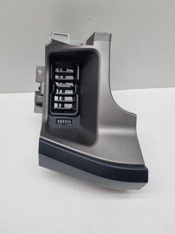 Boczne kratki nawiewu M2DBS044E93B