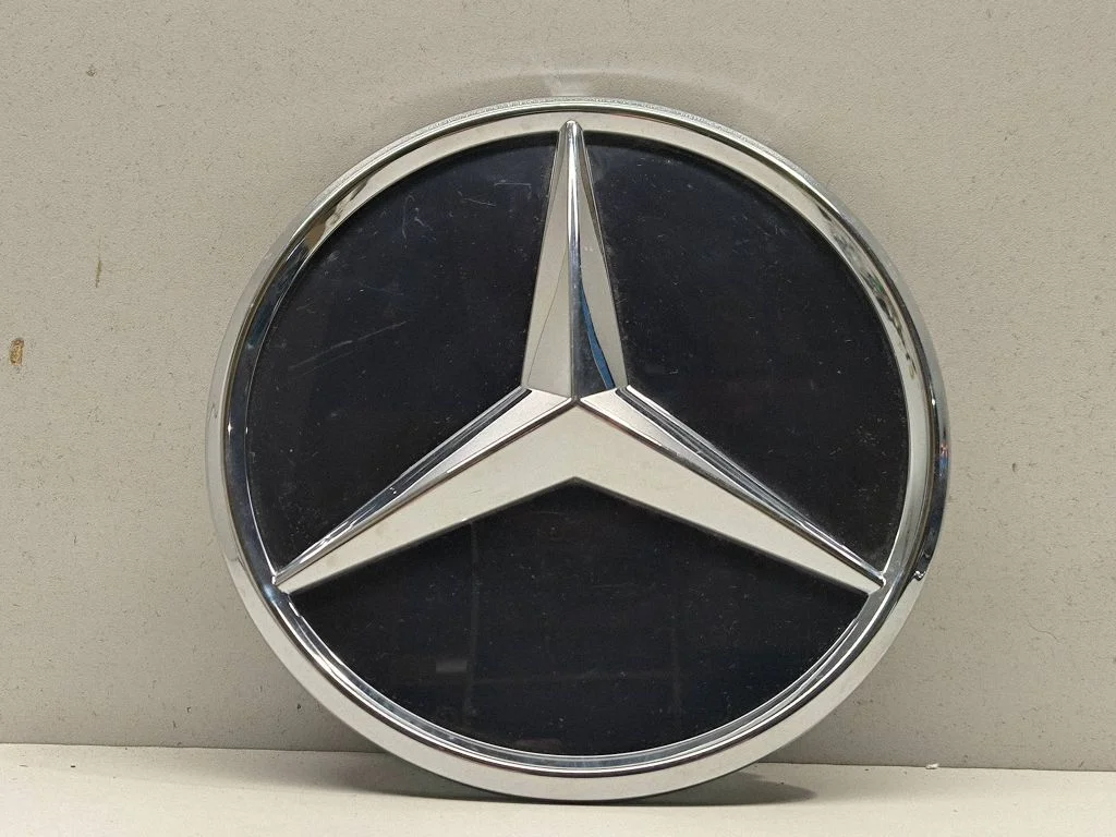 Manufacturer badge logo/emblem A0008880400