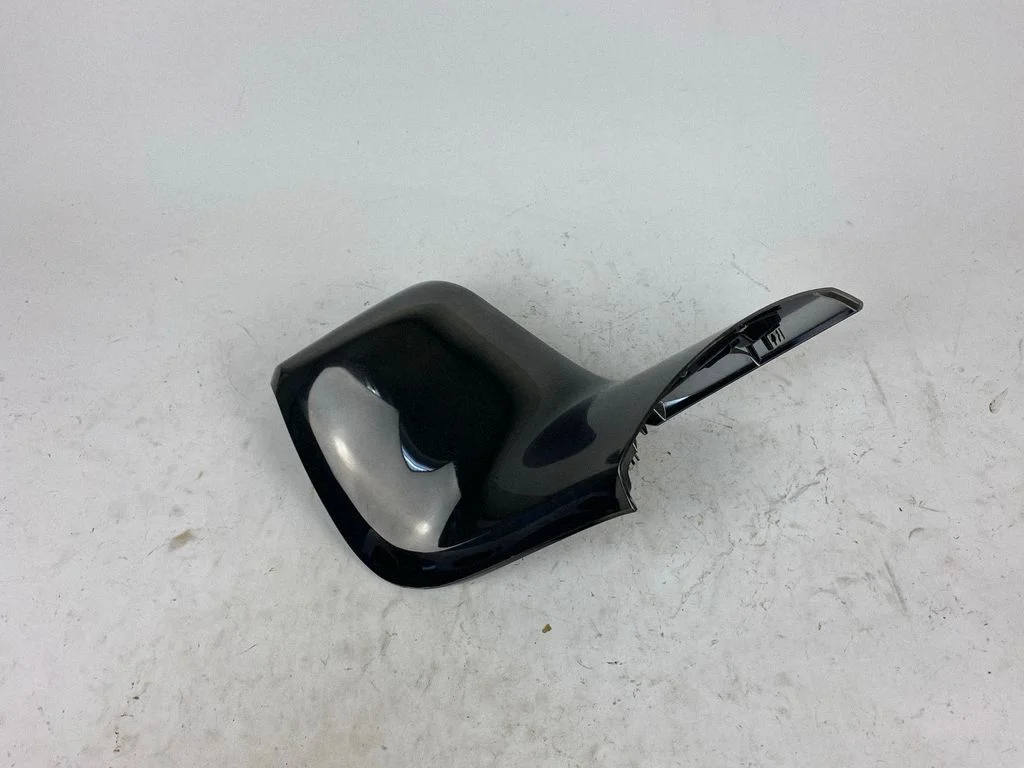 Seat trim – Tesla Model X (2015-)