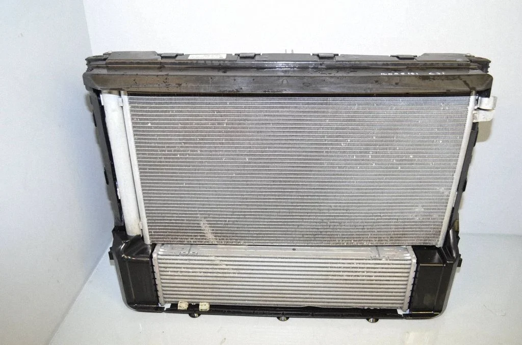 Coolant radiator 8474824