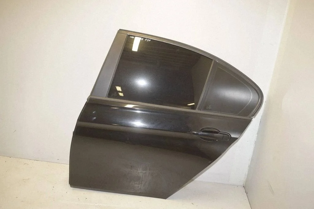 Rear door – rear left
