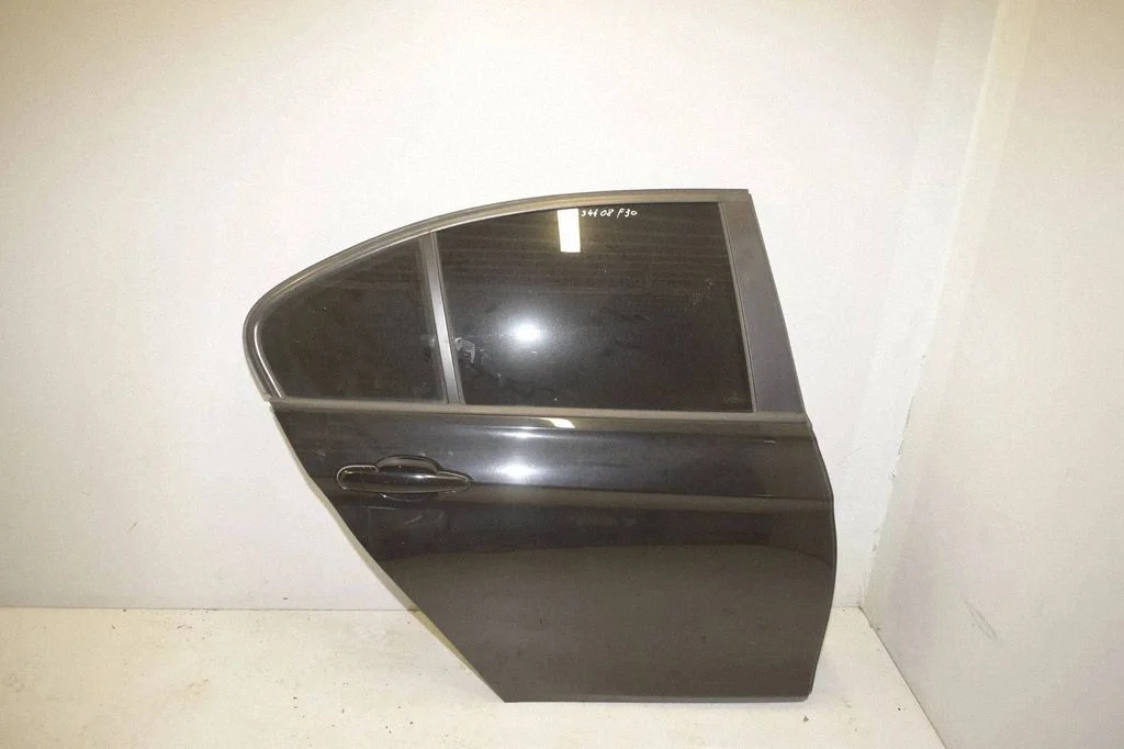 Rear door – rear right