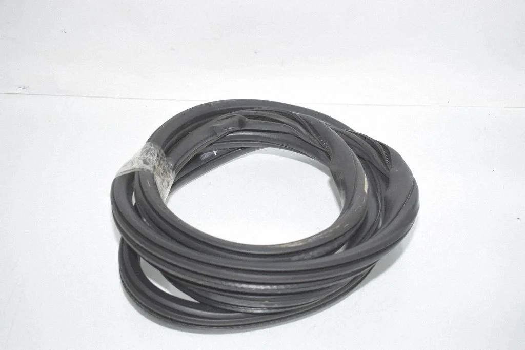 Esiukse tihend (kere pool) – BMW X3 F25 (2010-2017)