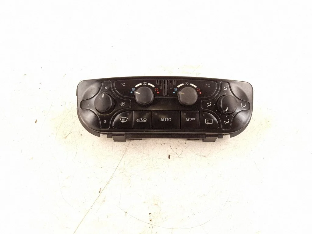 Climate control unit 2098300085 – Mercedes-Benz C-Class W203 (2000-2007)