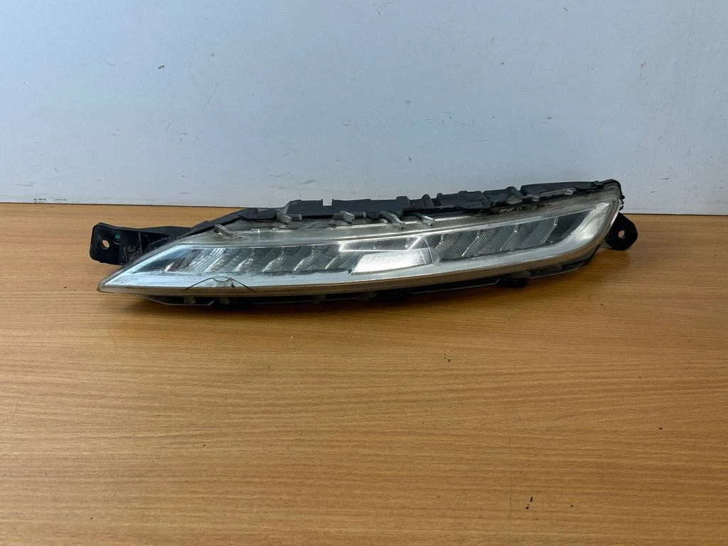 LED-päevatuli – Citroen C4 II Picasso (2013-2018)