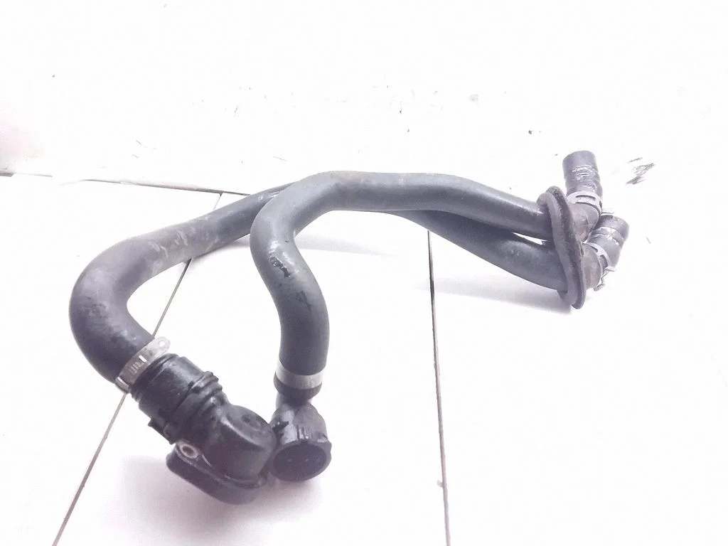 Engine coolant pipe/hose – Volkswagen Passat B5.5 (2001-2005)