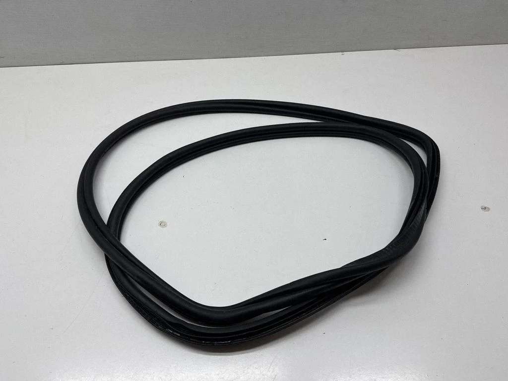 Loading door rubber seal (on body) – BMW 7 Series G11 G12 (2015-2022)