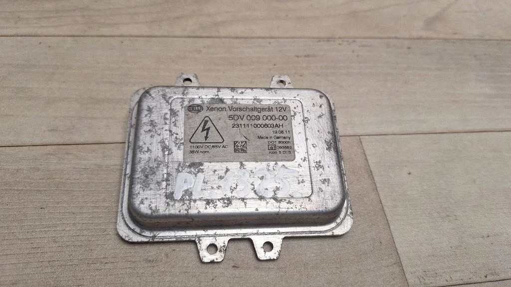 Headlight ballast module Xenon 5DV00900000