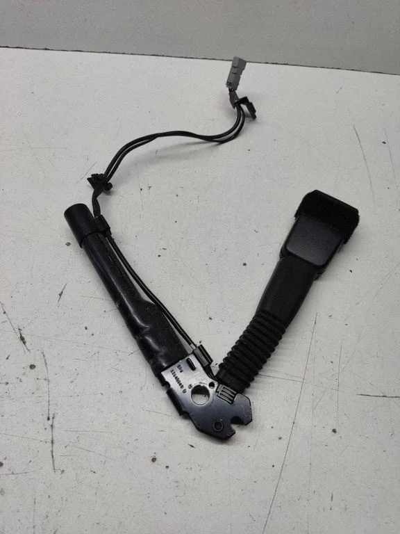 Eesmise turvavöö pannal – BMW 1-seeria E82 E88 (2007-2014)