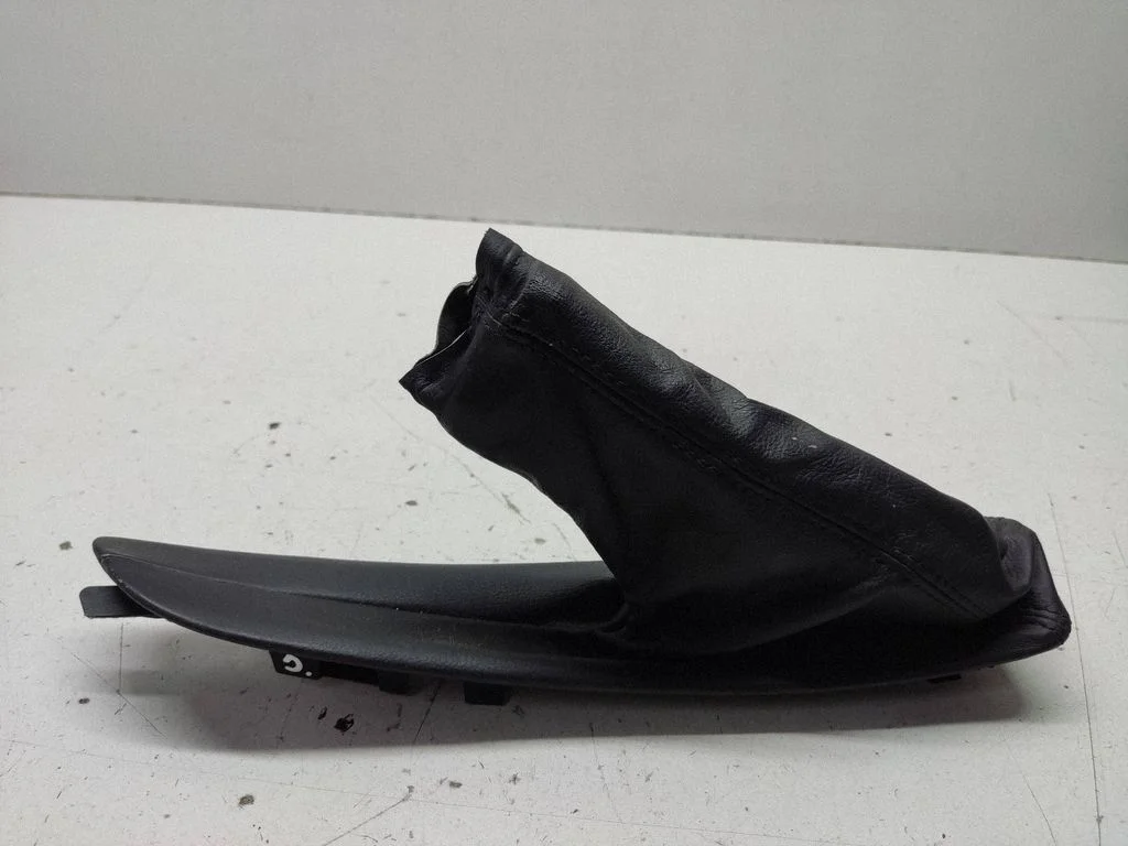 Handbrake trim – BMW 1 Series E82 E88 (2007-2014)