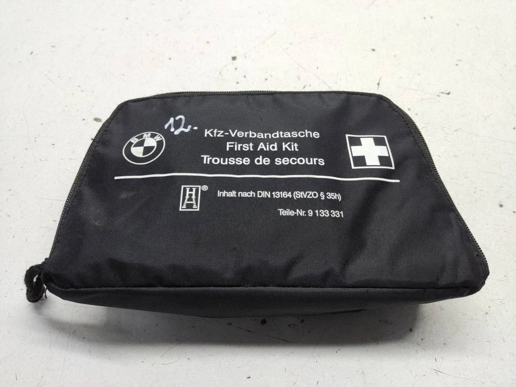 First aid kit – BMW 1 Series E82 E88 (2007-2014)