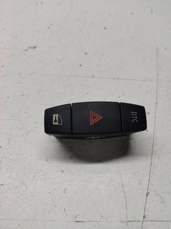 Hazard light switch 6945603