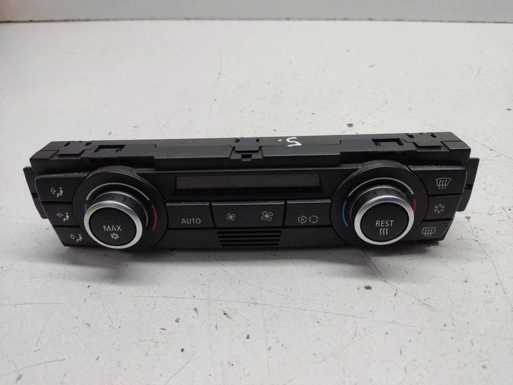 Climate control unit – BMW 1 Series E82 E88 (2007-2014)