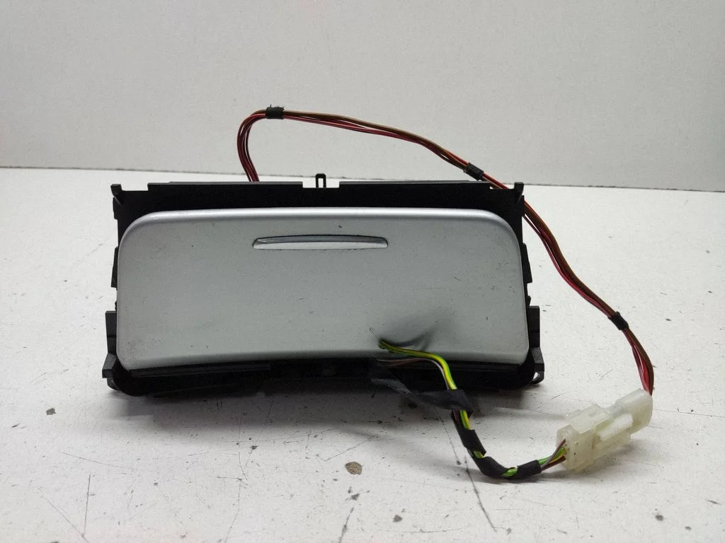 Ashtray (front) – BMW 1 Series E82 E88 (2007-2014)