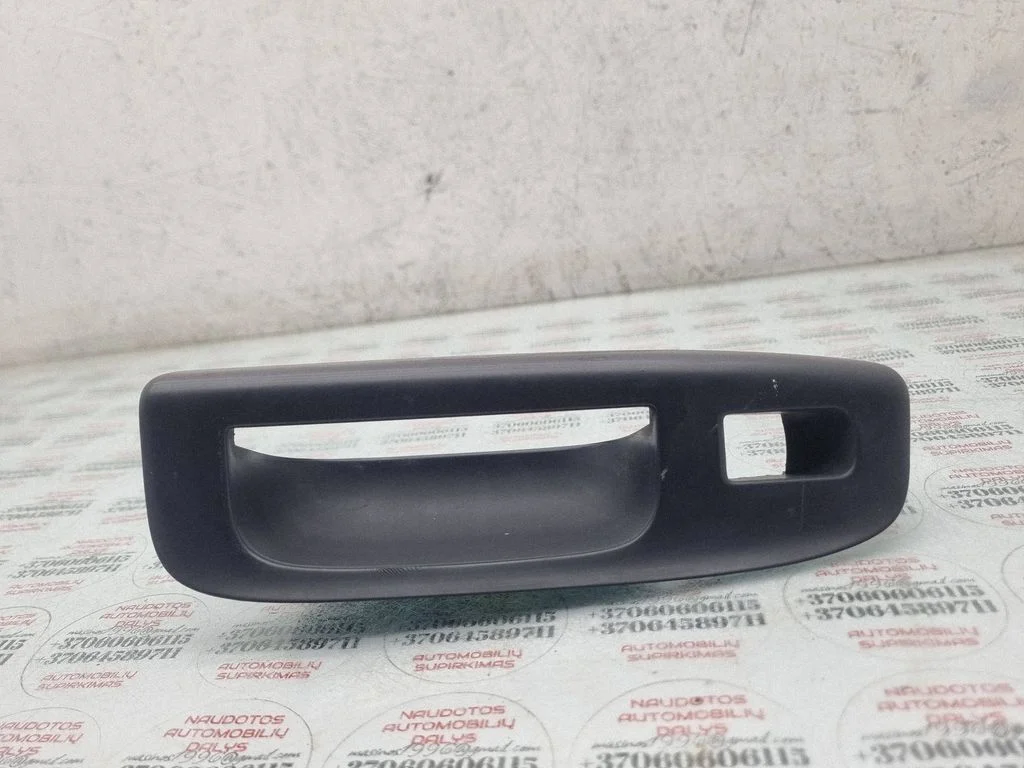 Rear door handle trim – Seat Alhambra (Mk1) (1996-2010)