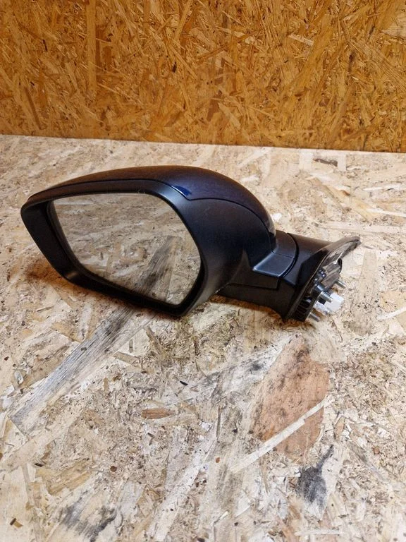 Esiukse elektriline välispeegel E4044628