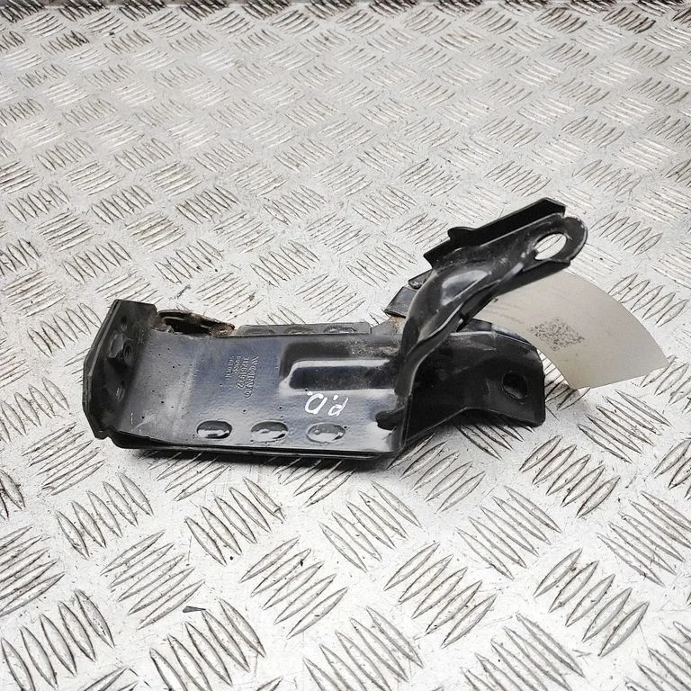 Radiator support slam panel bracket 31261932