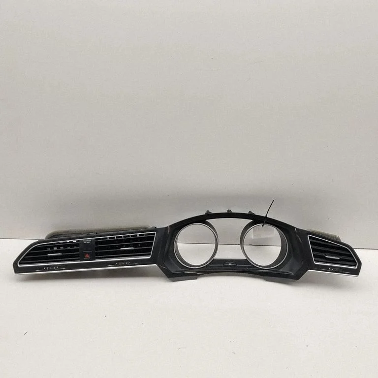 Dashboard trim – Volkswagen Tiguan Allspace (2017-)
