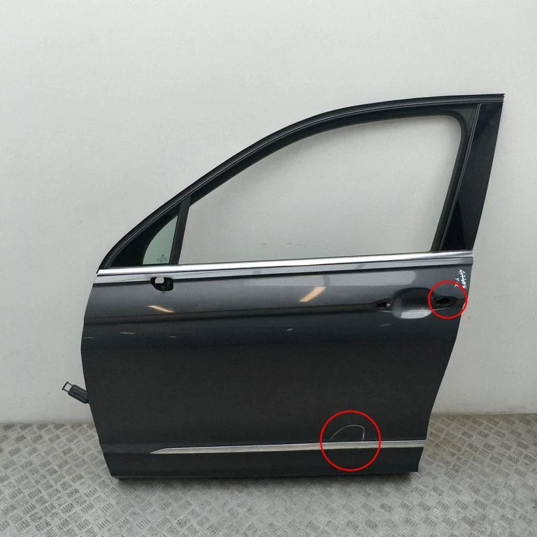 Priekšējās durvis 5NA831055