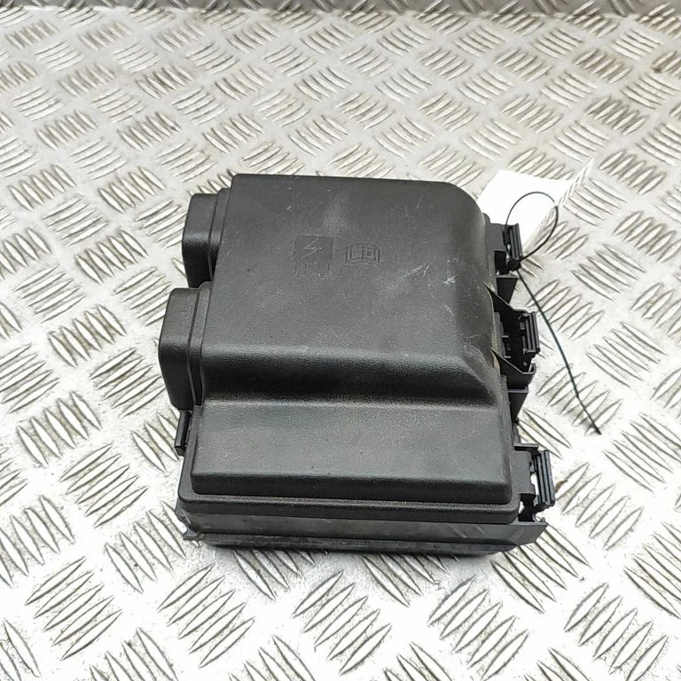 Drošinātāju bloks JX6T14A003AB