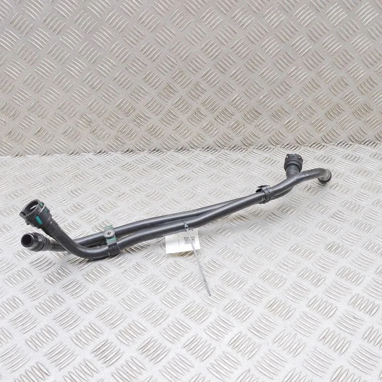 Motora dzesēšanas caurule (-es)/šļūtene (-es) 302002069AA