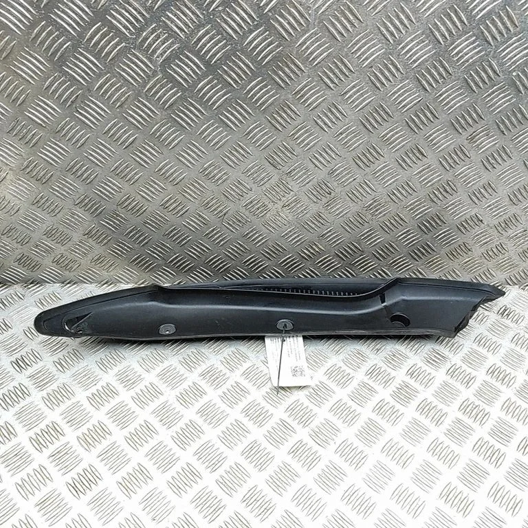 Fender end trim 9J1854778
