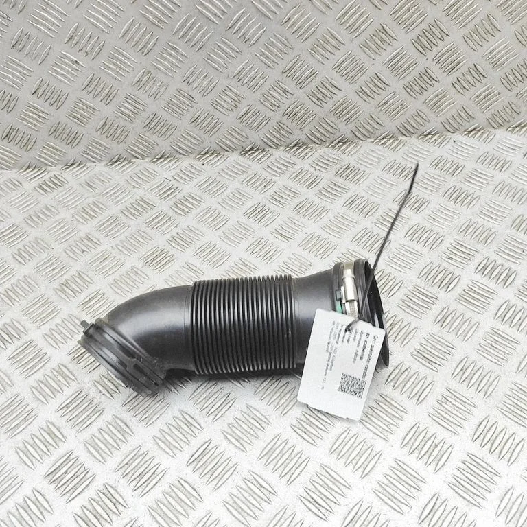Gaisa ieplūdes kanāla detaļa (-as) 5Q0129684E